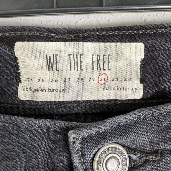 We The Free Maggie Mid Rise Jeans Washed Black Distressed Size 30 - Picture 3 of 9